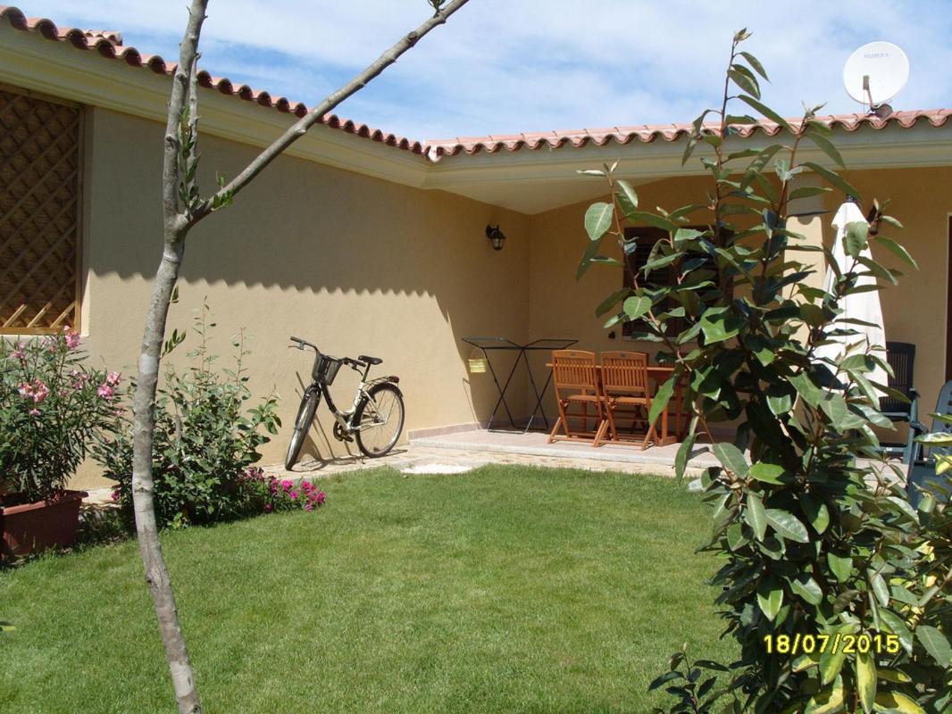 Casadelfaro Con Giardino A Pittulongu 600Metri Dalla Spiaggia Olbia Exterior foto