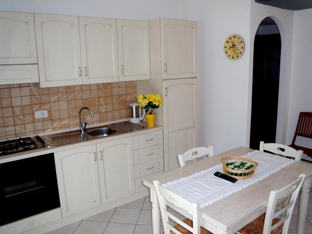 Casadelfaro Con Giardino A Pittulongu 600Metri Dalla Spiaggia Olbia Exterior foto