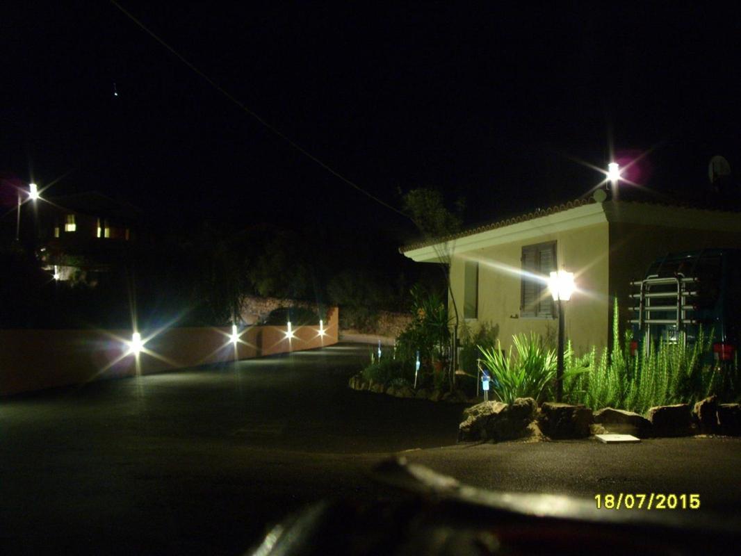 Casadelfaro Con Giardino A Pittulongu 600Metri Dalla Spiaggia Olbia Exterior foto